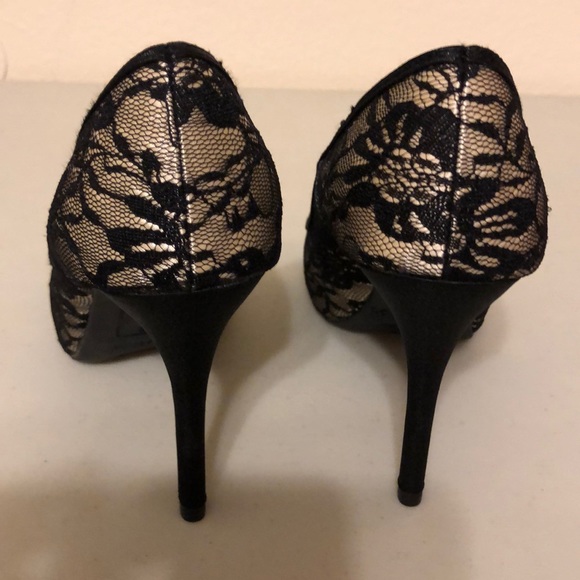 FIONI Heels - Picture 3 of 3